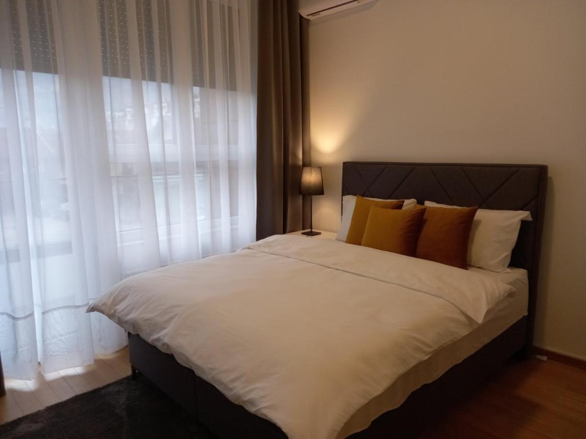 Appartamento Lux Opera Banja Luka Esterno foto